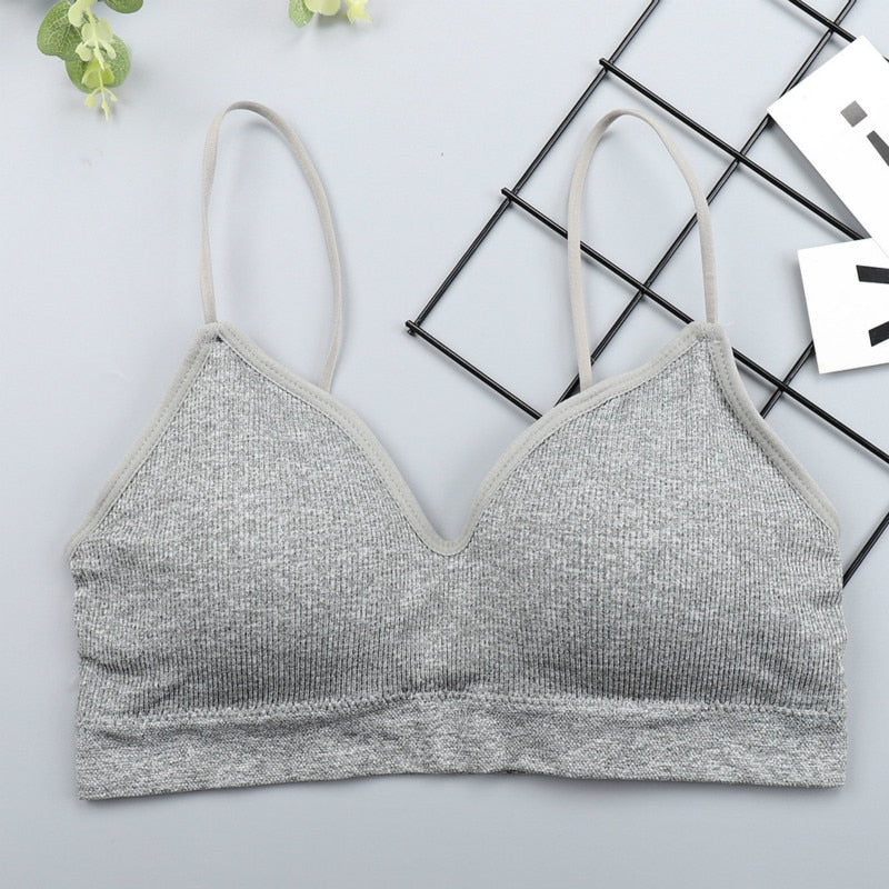 Elastik toparlayıcı üçgen bralet sütyen