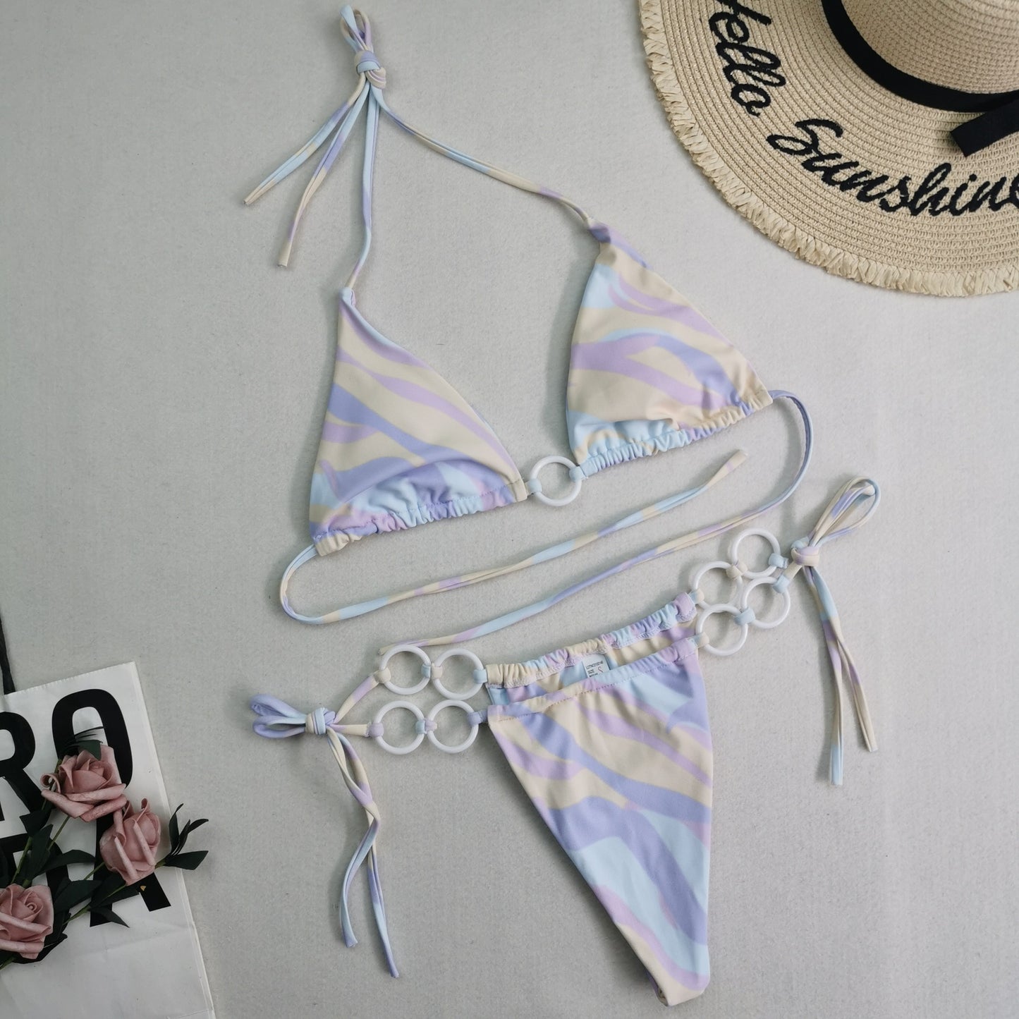 Göğüs ve bel halka aksesuarlı üçgen ikili bikini takımı