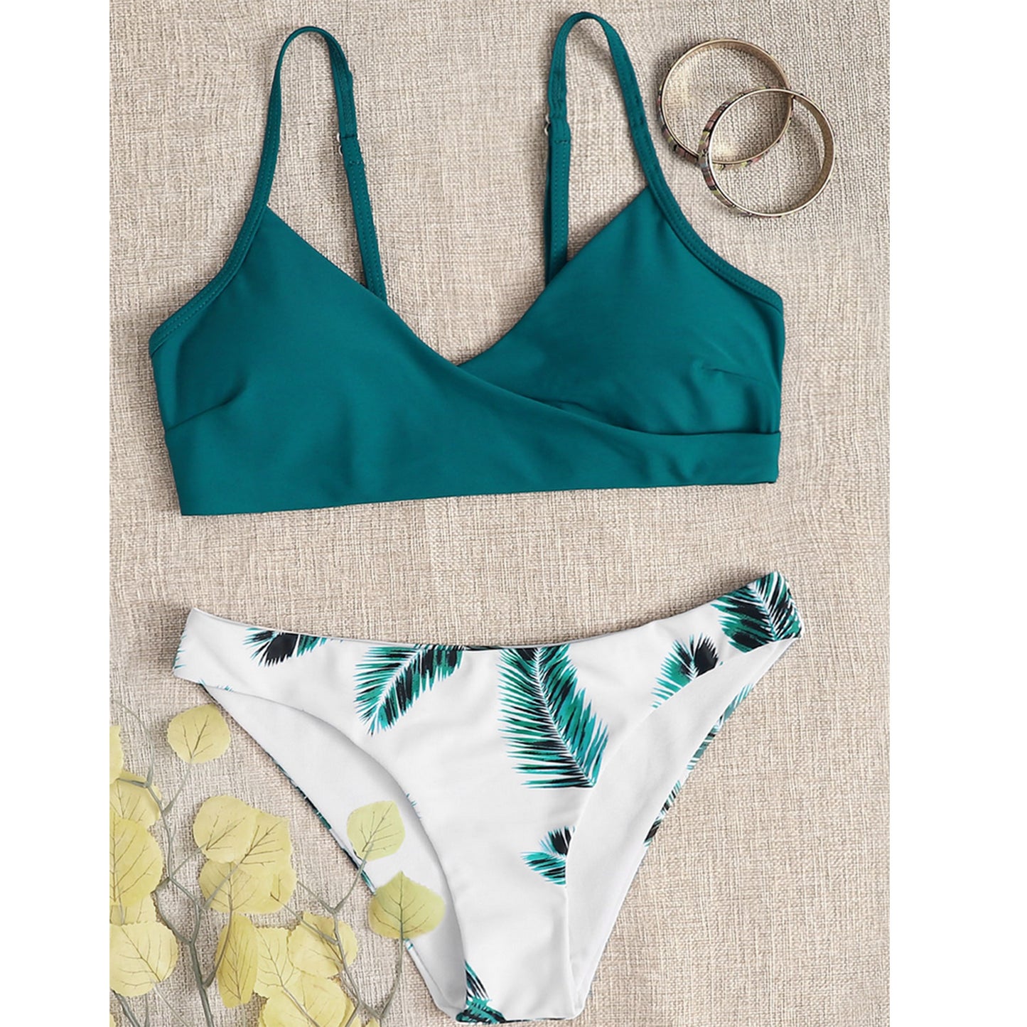 V yaka askılı desenli esnek bikini takım