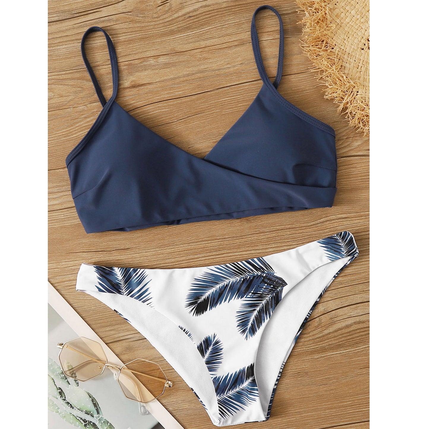V yaka askılı desenli esnek bikini takım