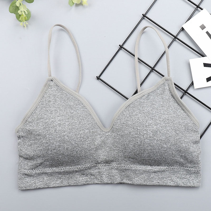 Elastik toparlayıcı üçgen bralet sütyen