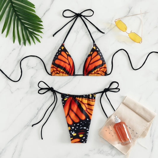 Kelebek desenli ip bağlamalı üçgen bikini takım
